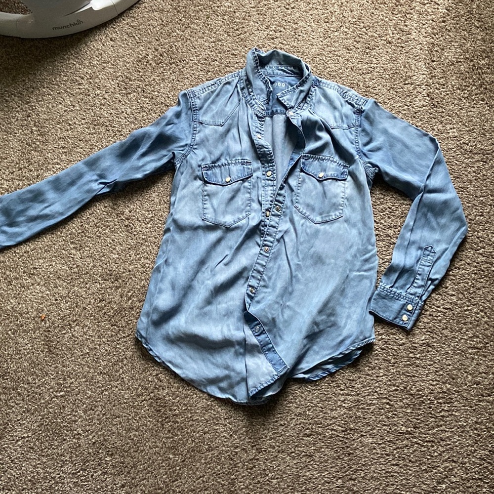 Soft chambray maternity button-up
